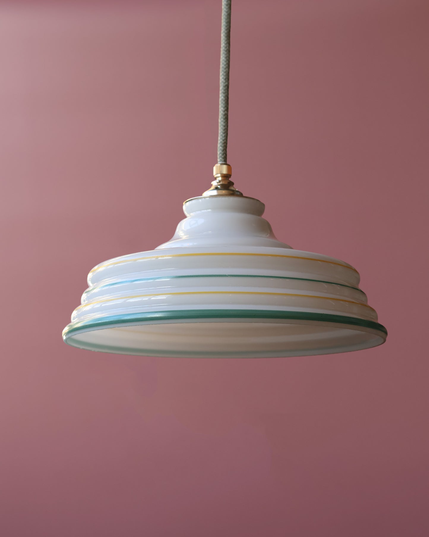 wit vintage lampje van opaline glas