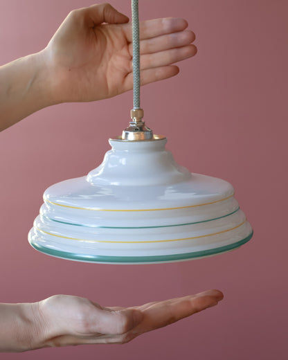 wit vintage lampje van opaline glas