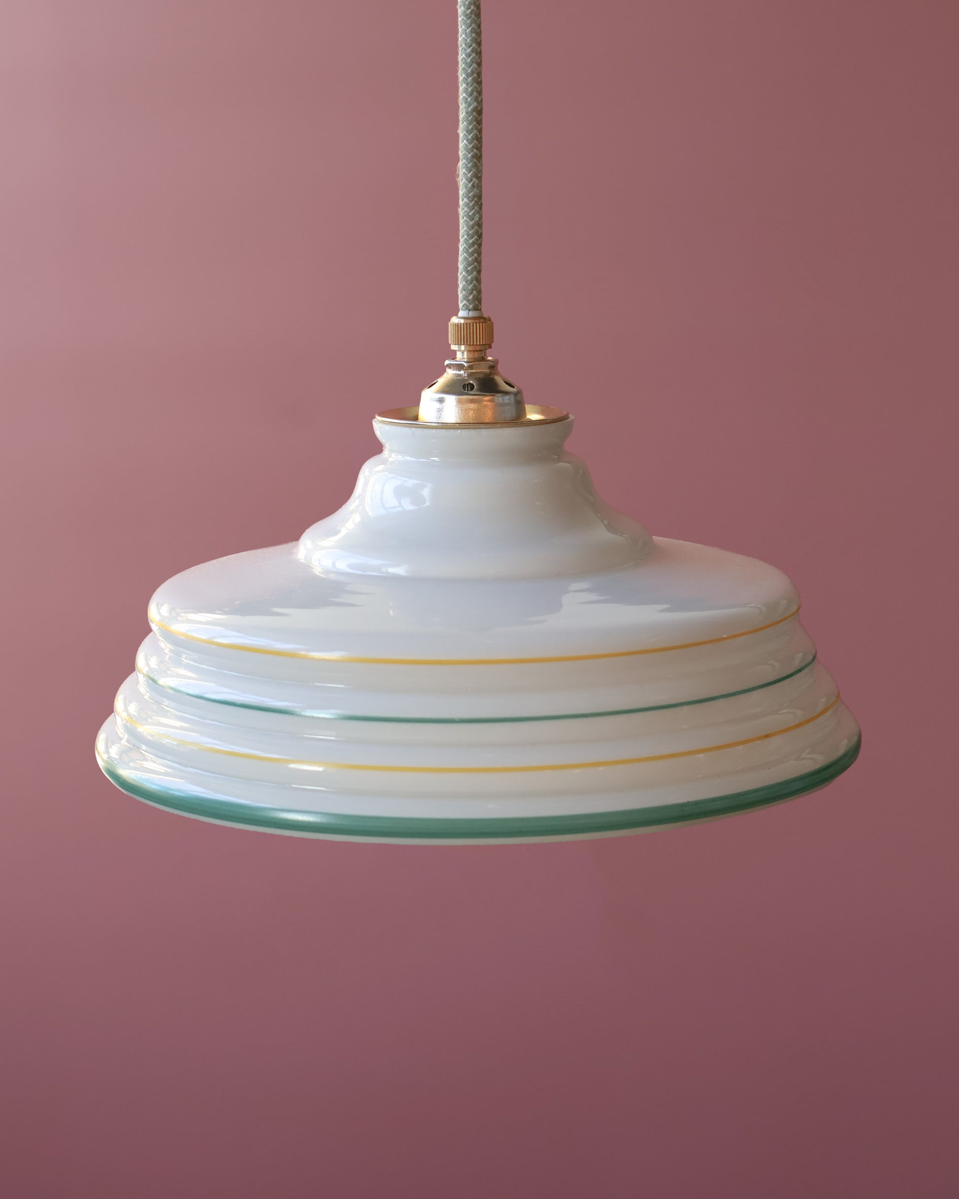 wit vintage lampje van opaline glas