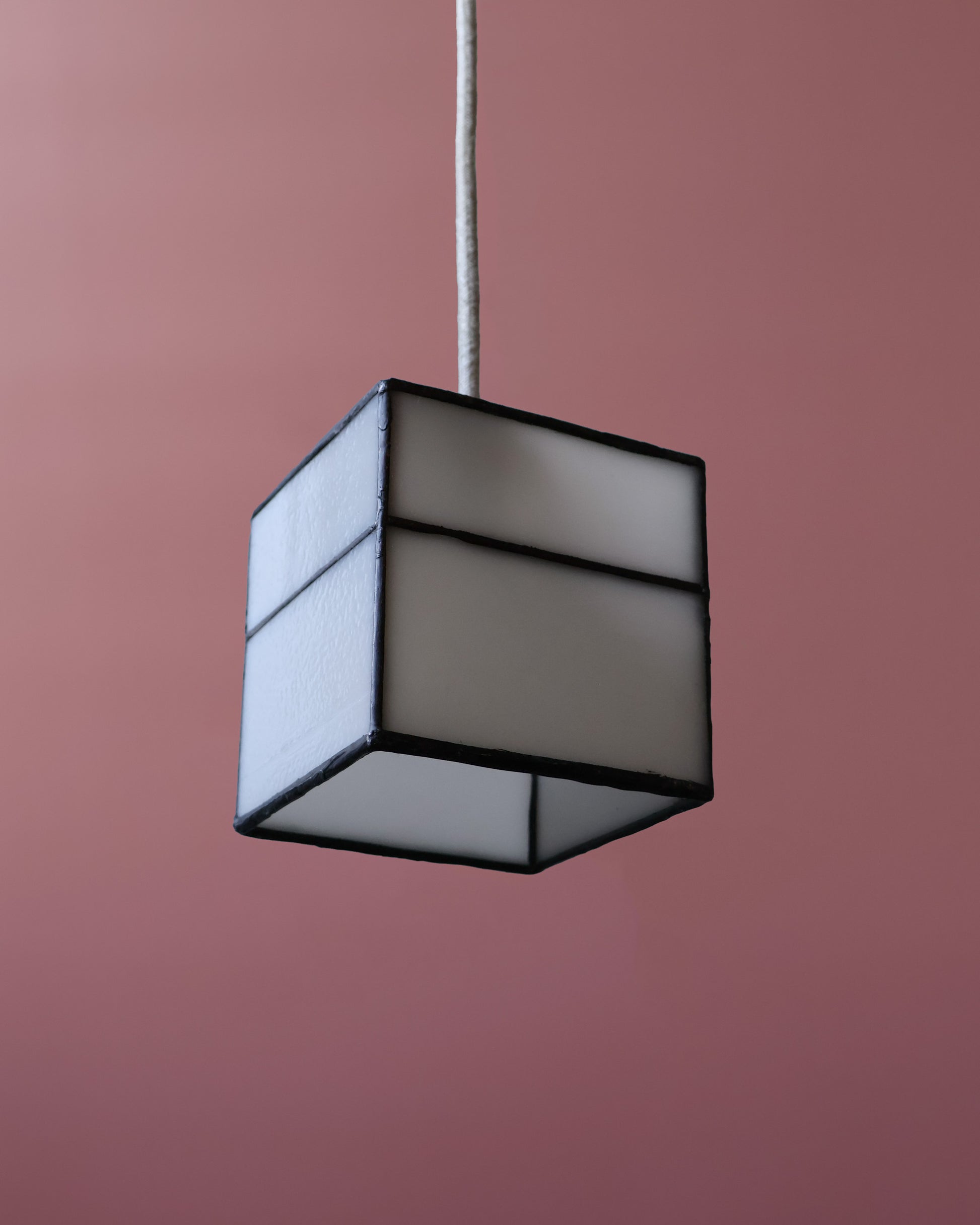 wit vintage lampje van tiffany stijl glas