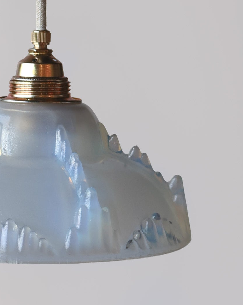 Vintage hanglamp van Lambje met blauw gematteerd glas