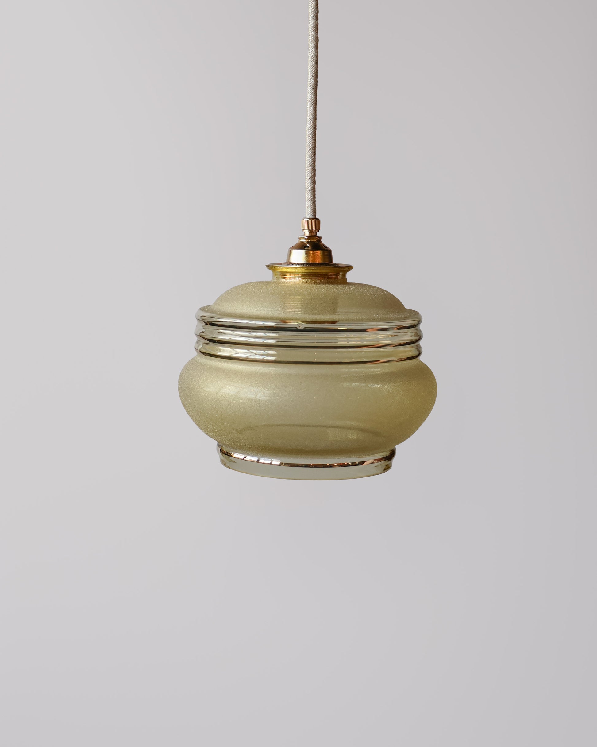 Vintage hanglamp van Lambje met amber 
 gesuikerd glas