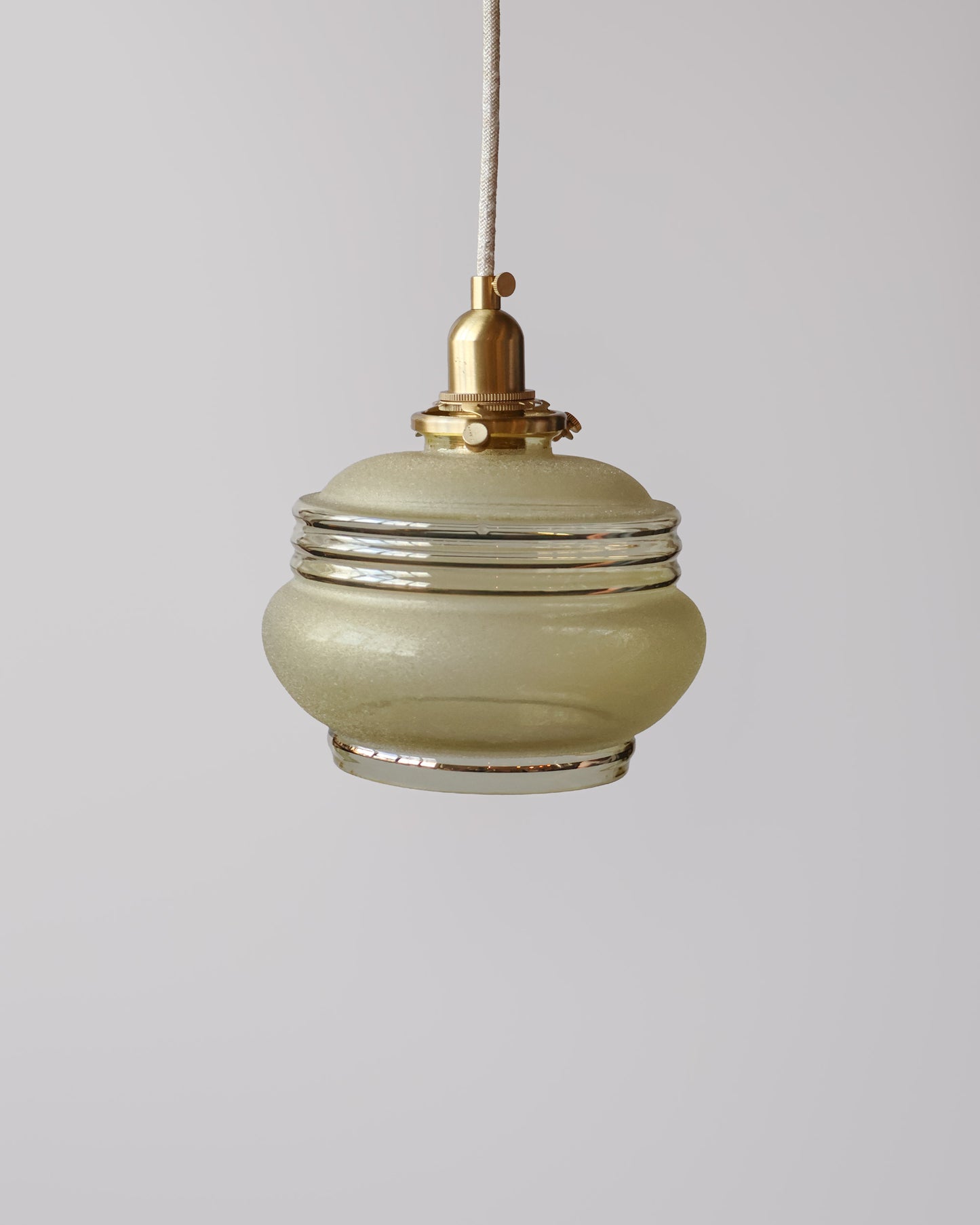 Vintage hanglamp van Lambje met amber 
 gesuikerd glas