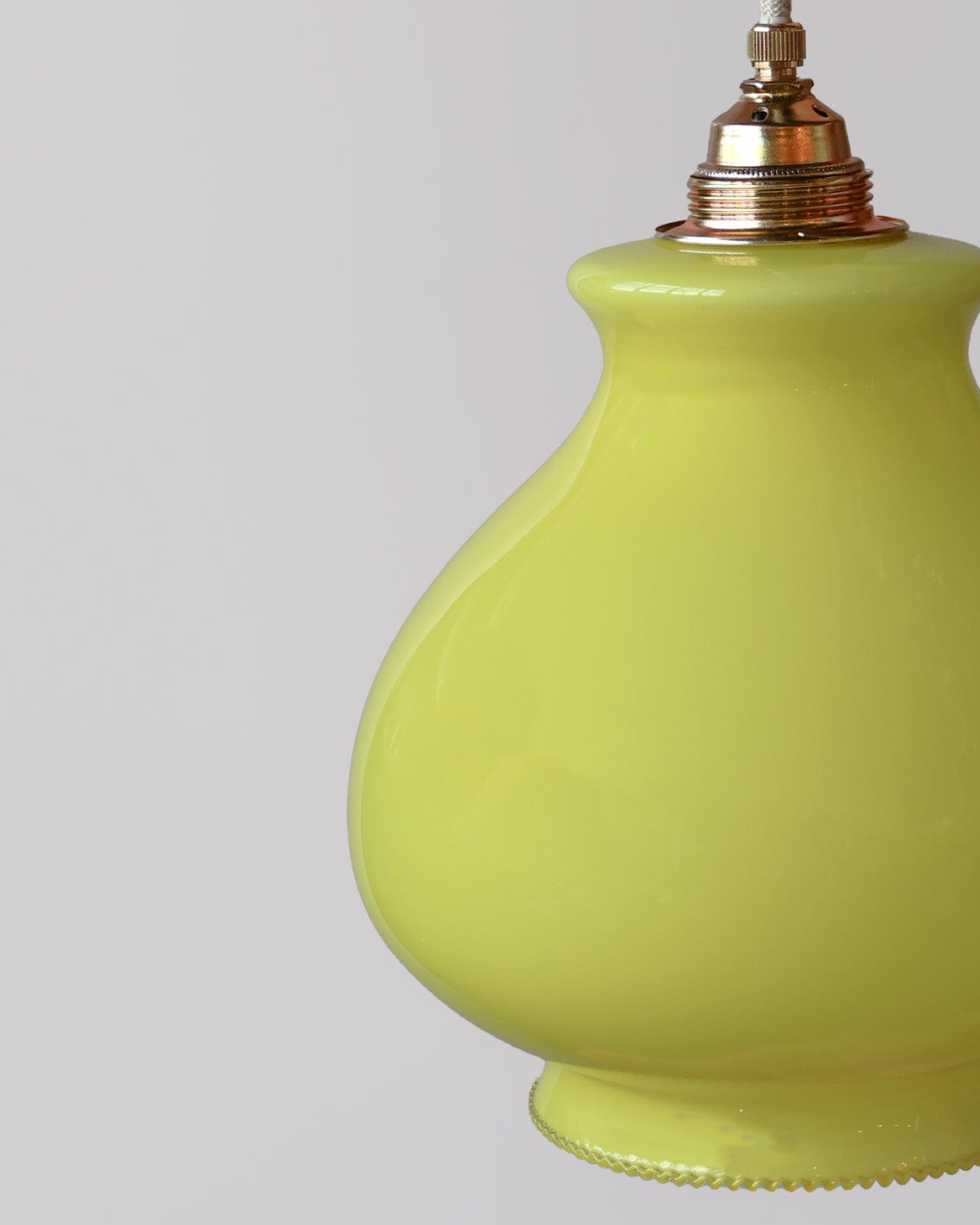 Vintage hanglamp van Lambje met groen
 opaline glas