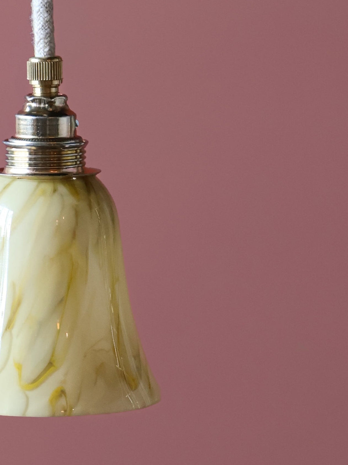 beige vintage gemamerd glas lamp